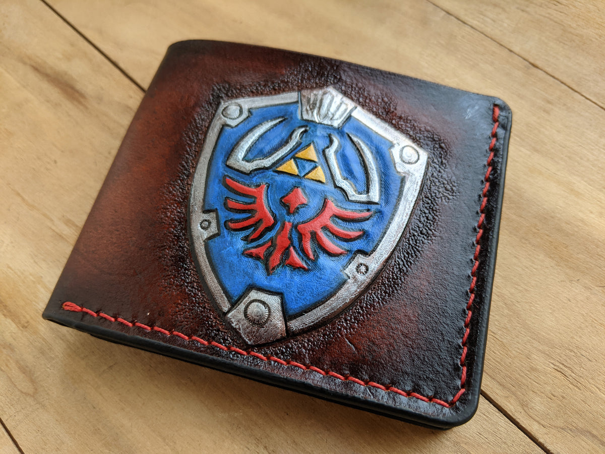 M1J18, Hylian Shield, Legend of Zelda Bifold Leather Wallet